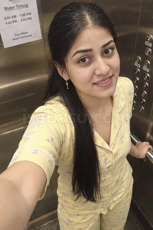 Priya Call Girls in Photo 3 of 4