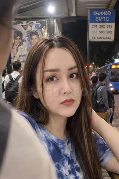 Jhilli Japanese Call Girl Photo 1 of 4
