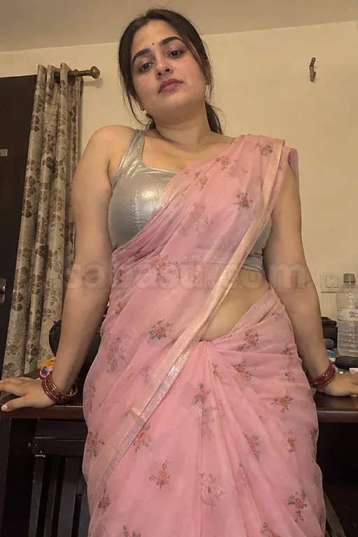 Sagita Shinde Curvy Bangalore Escort Photo 3 of 4
